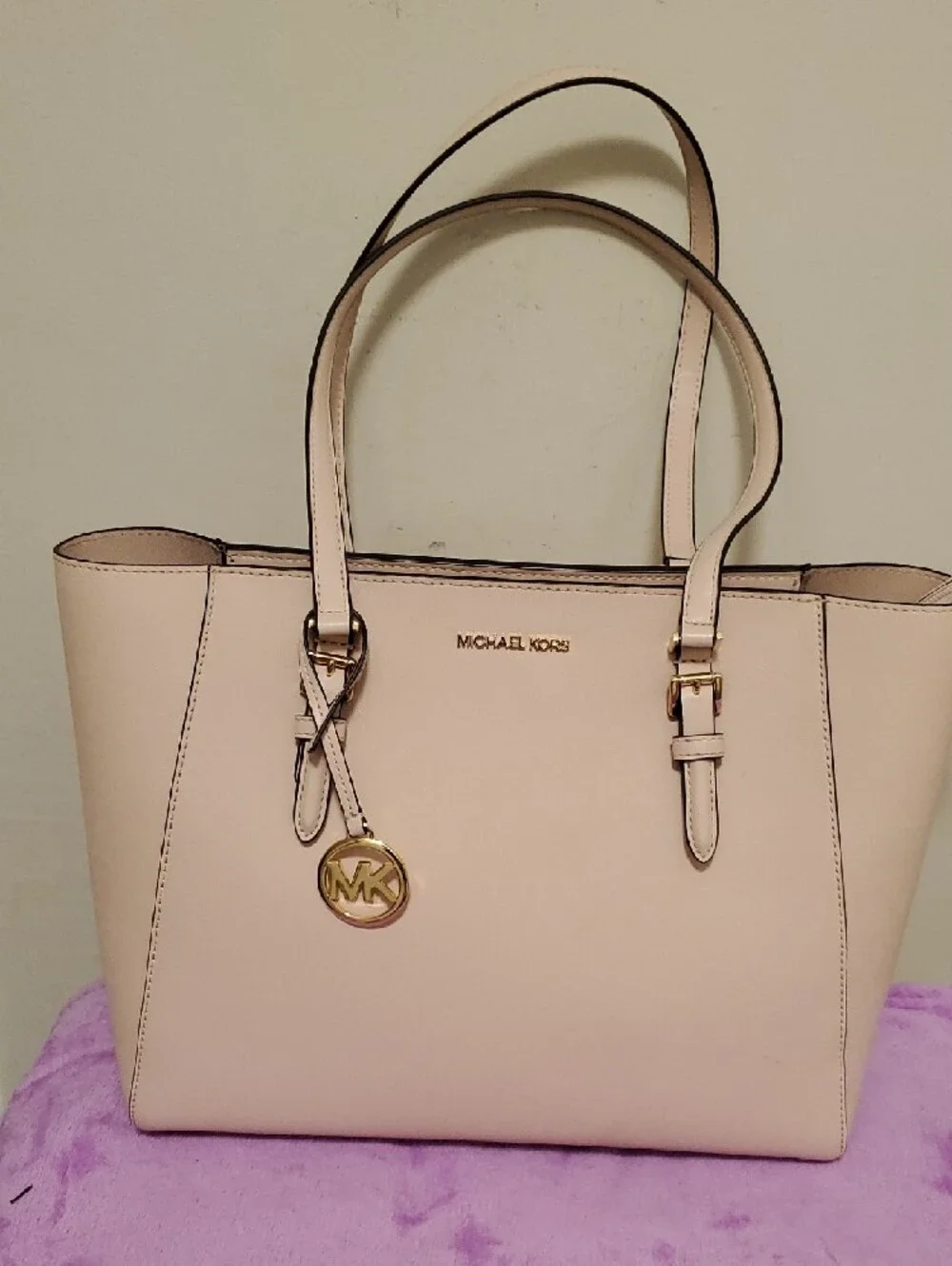 Michael Kors Blush Leather Tote with Gold Hardware - Picture 2 of 6